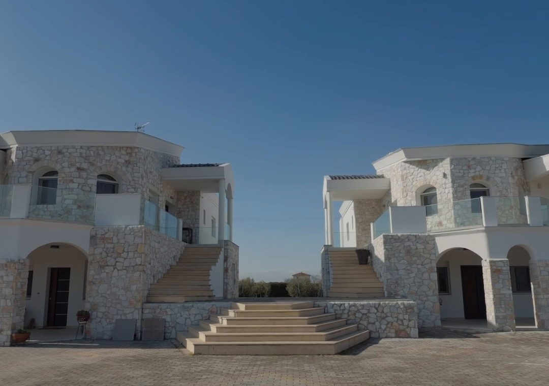 ΑΝΑΚΑΤΑΣΚΕΥΗ, Ταγαράδες